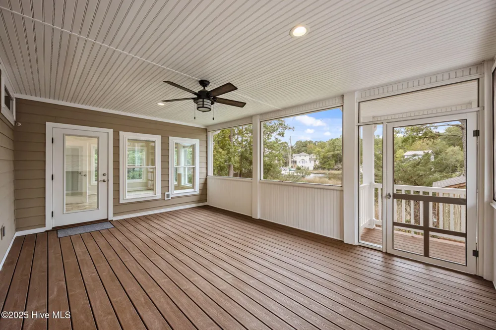 402 Whittaker Point Road Oriental, NC 28571