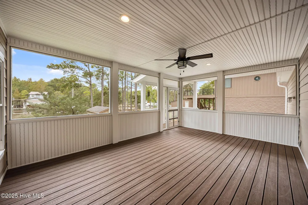 402 Whittaker Point Road Oriental, NC 28571