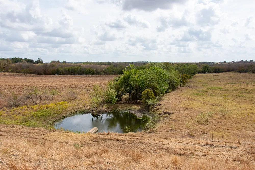2689 County Road 419 Road Taylor, TX 76574