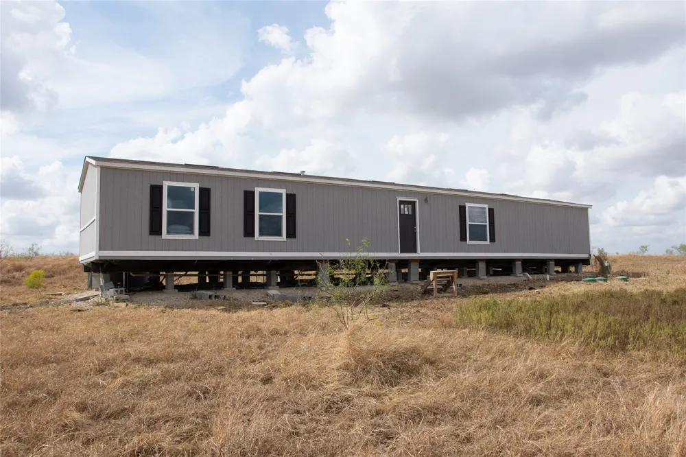 2689 County Road 419 Road Taylor, TX 76574