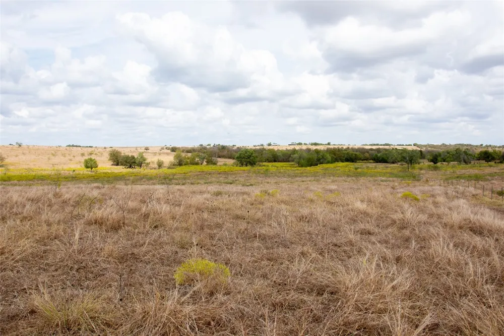 2689 County Road 419 Road Taylor, TX 76574