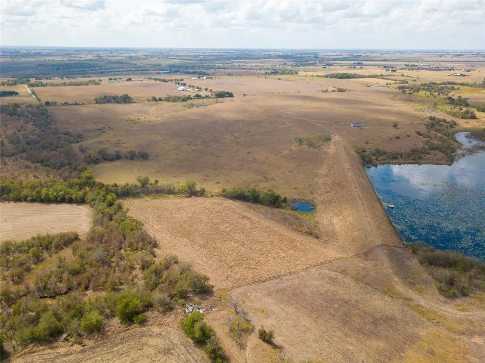 2689 County Road 419 Road Taylor, TX 76574