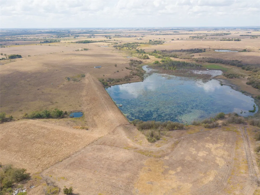 2689 County Road 419 Road Taylor, TX 76574