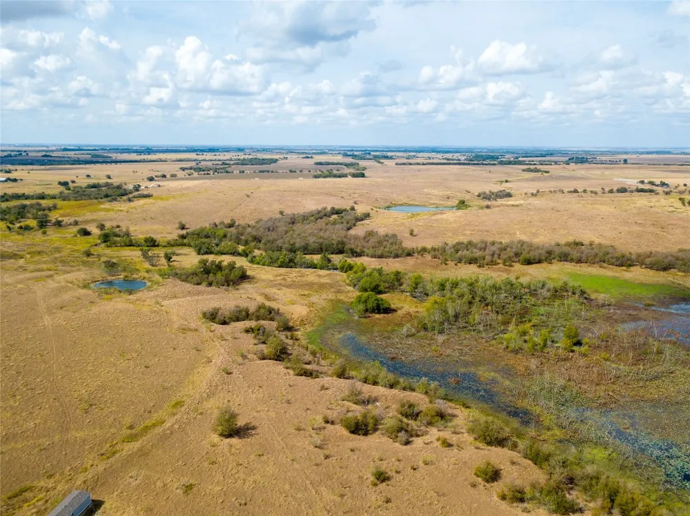2689 County Road 419 Road Taylor, TX 76574
