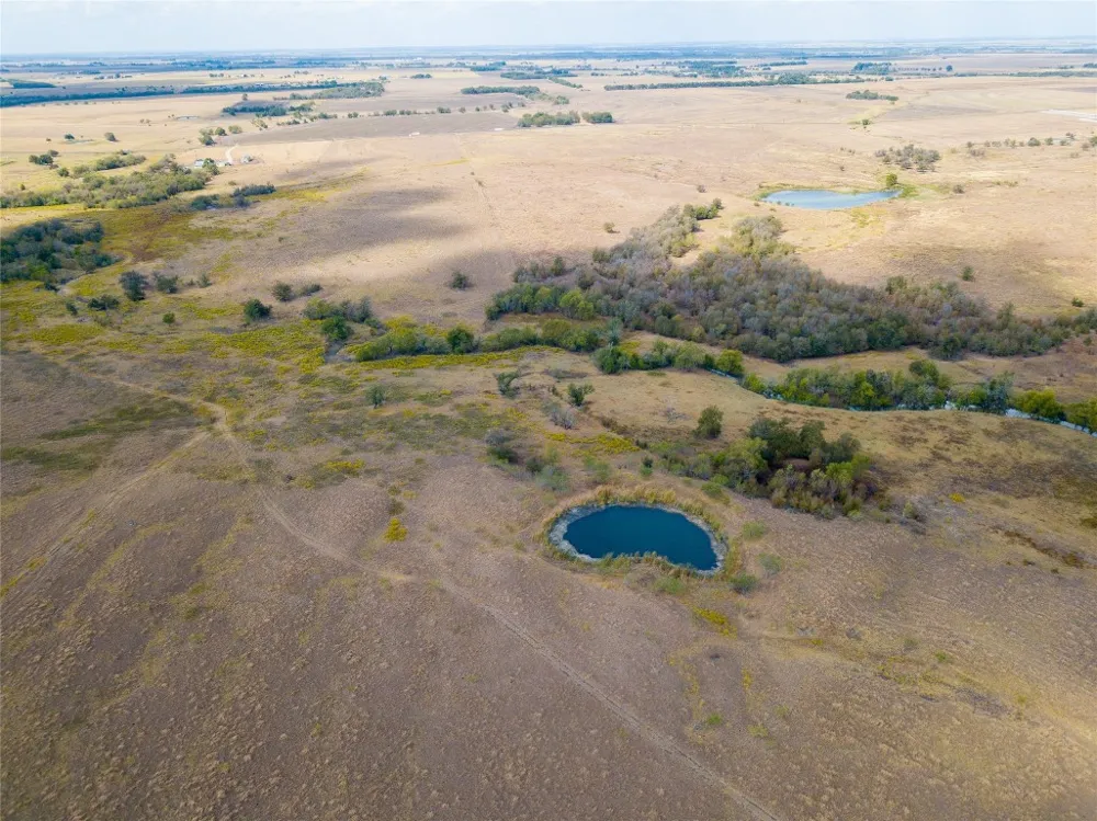 2689 County Road 419 Road Taylor, TX 76574