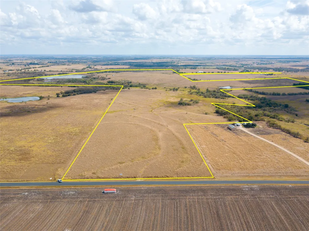 2689 County Road 419 Road Taylor, TX 76574