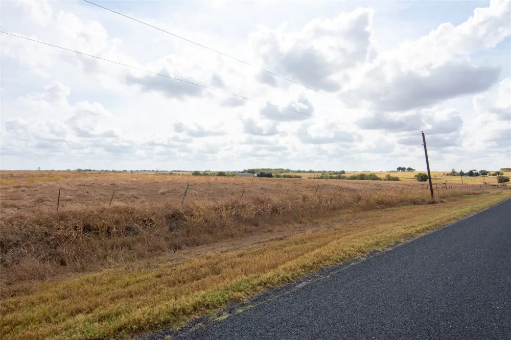 2689 County Road 419 Road Taylor, TX 76574
