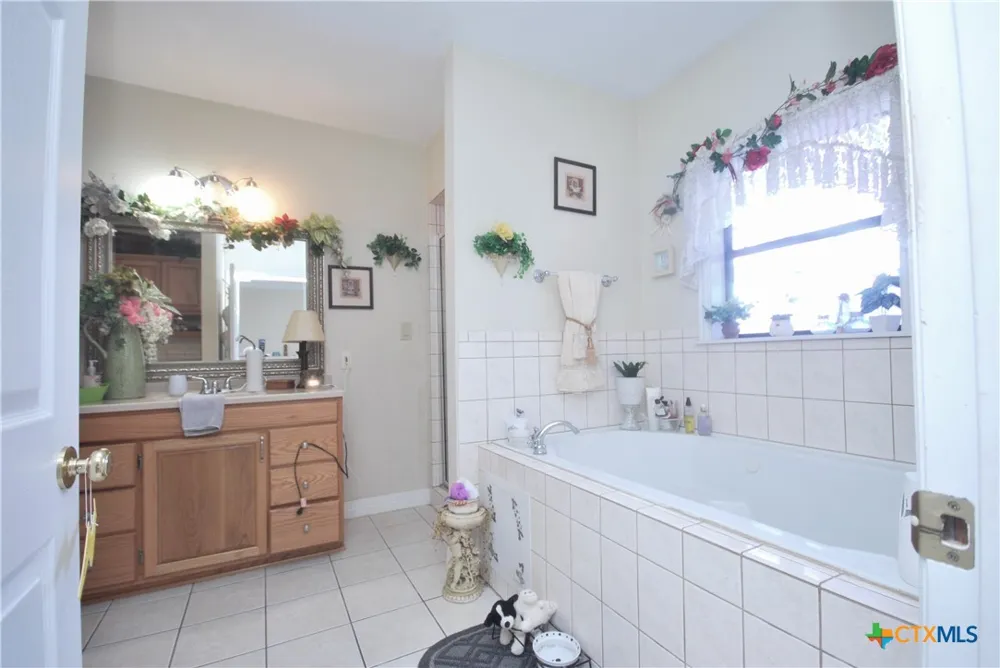 302 S Main Street Schulenburg, TX 78956