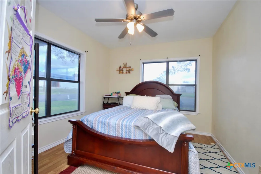 302 S Main Street Schulenburg, TX 78956