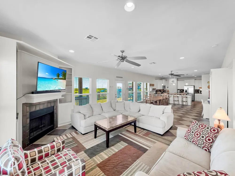 1332 Van Sant Gilchrist, TX 77617