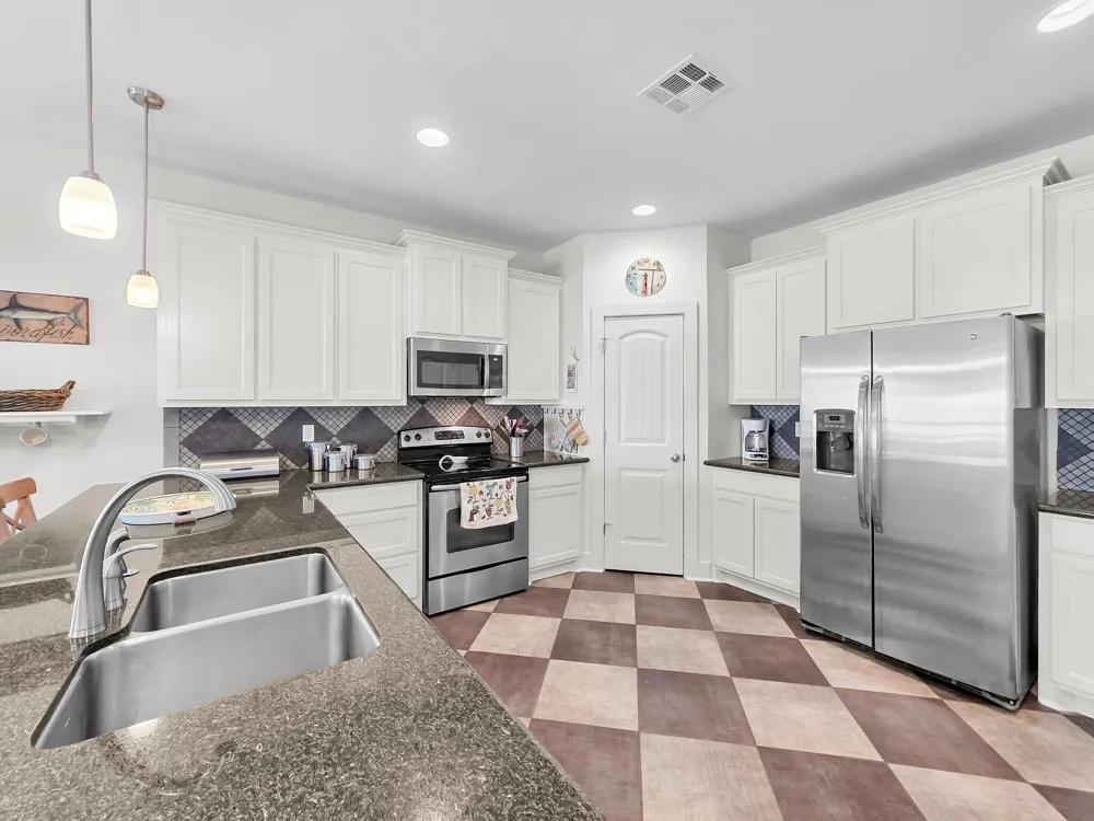 1332 Van Sant Gilchrist, TX 77617