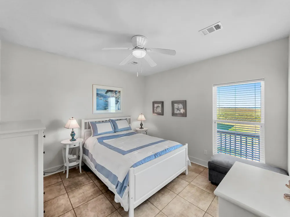 1332 Van Sant Gilchrist, TX 77617