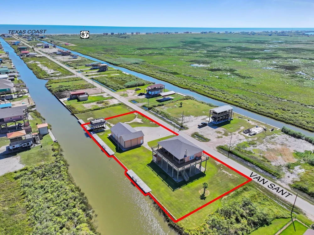 1332 Van Sant Gilchrist, TX 77617