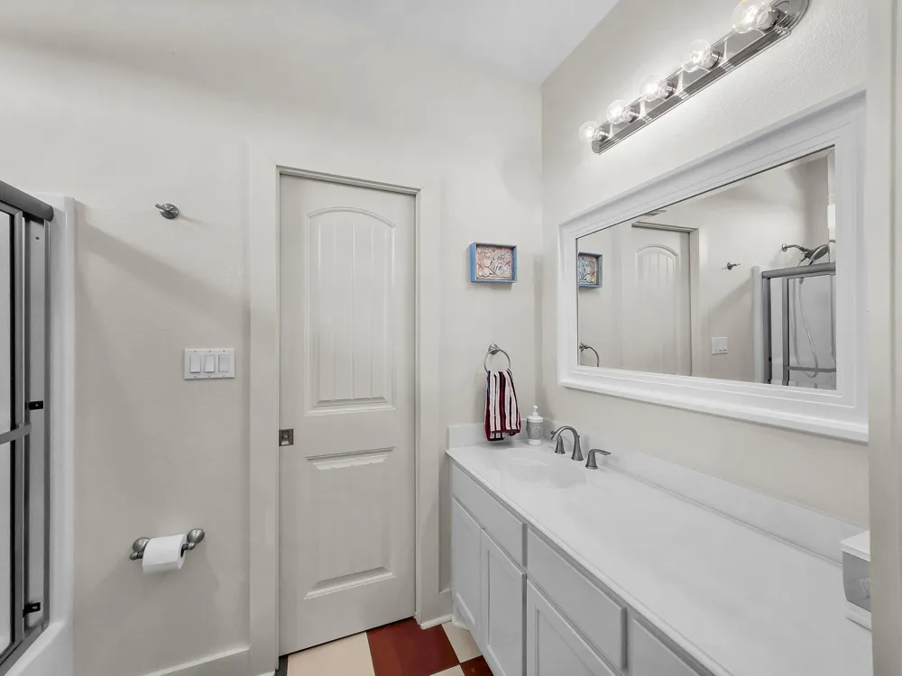 1332 Van Sant Gilchrist, TX 77617