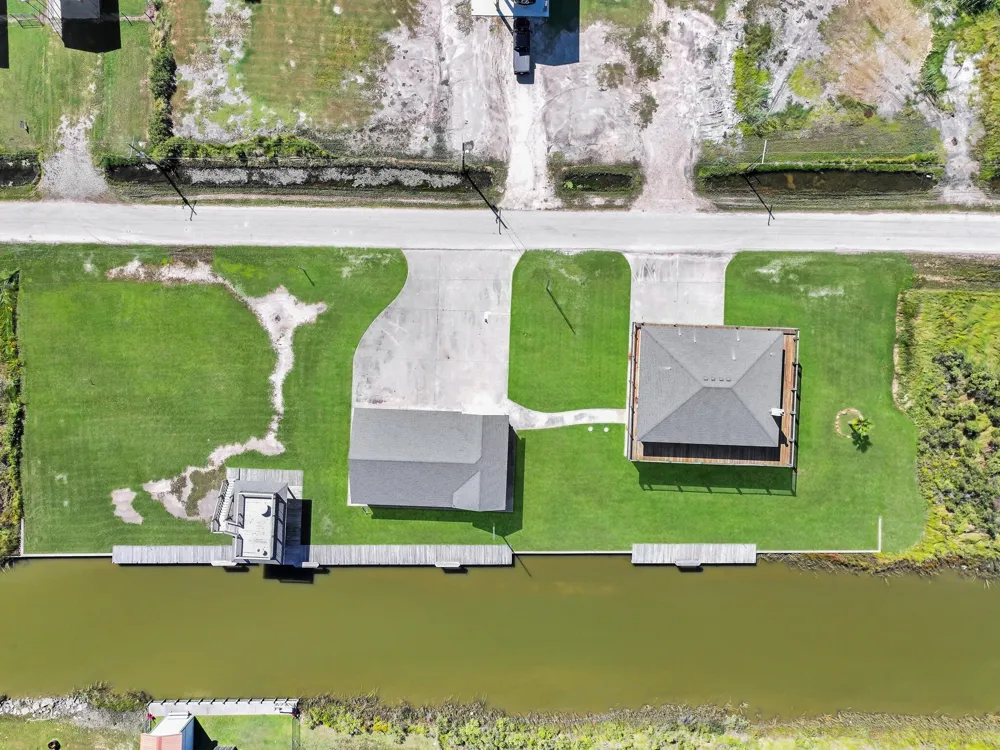 1332 Van Sant Gilchrist, TX 77617