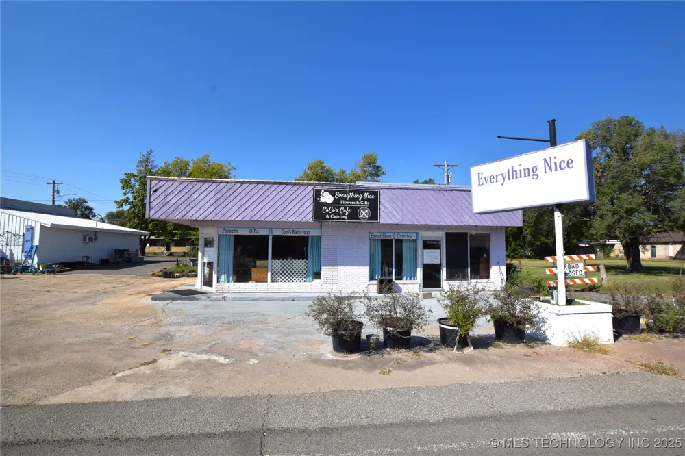 320 S 2nd Street Stilwell, OK 74960