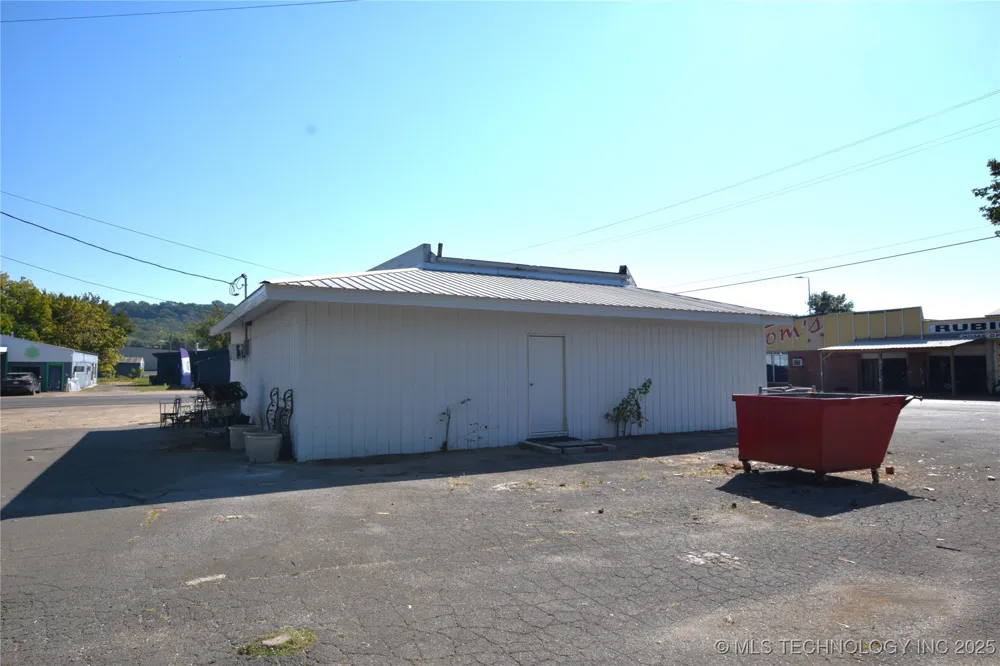 320 S 2nd Street Stilwell, OK 74960