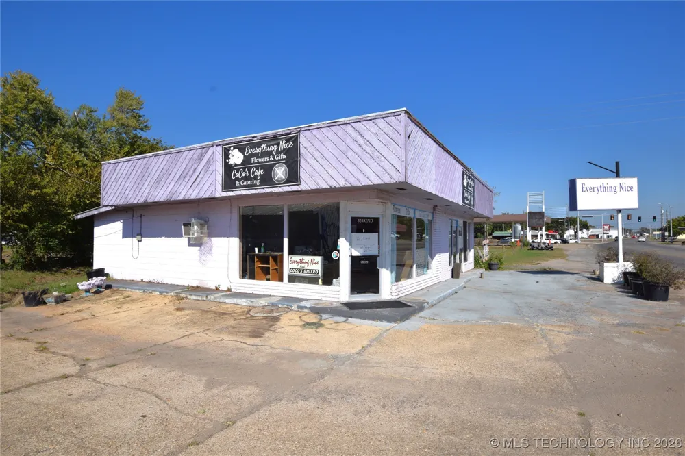 320 S 2nd Street Stilwell, OK 74960
