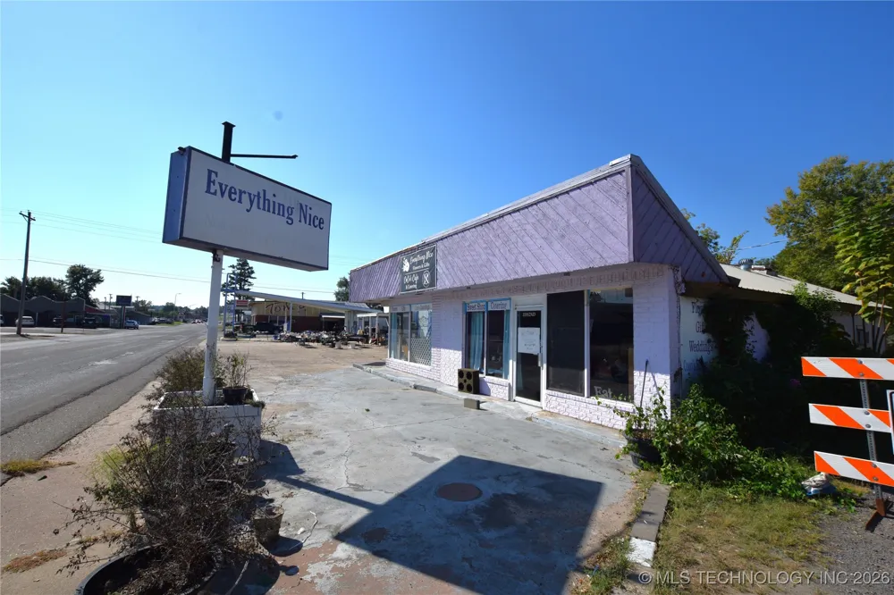 320 S 2nd Street Stilwell, OK 74960