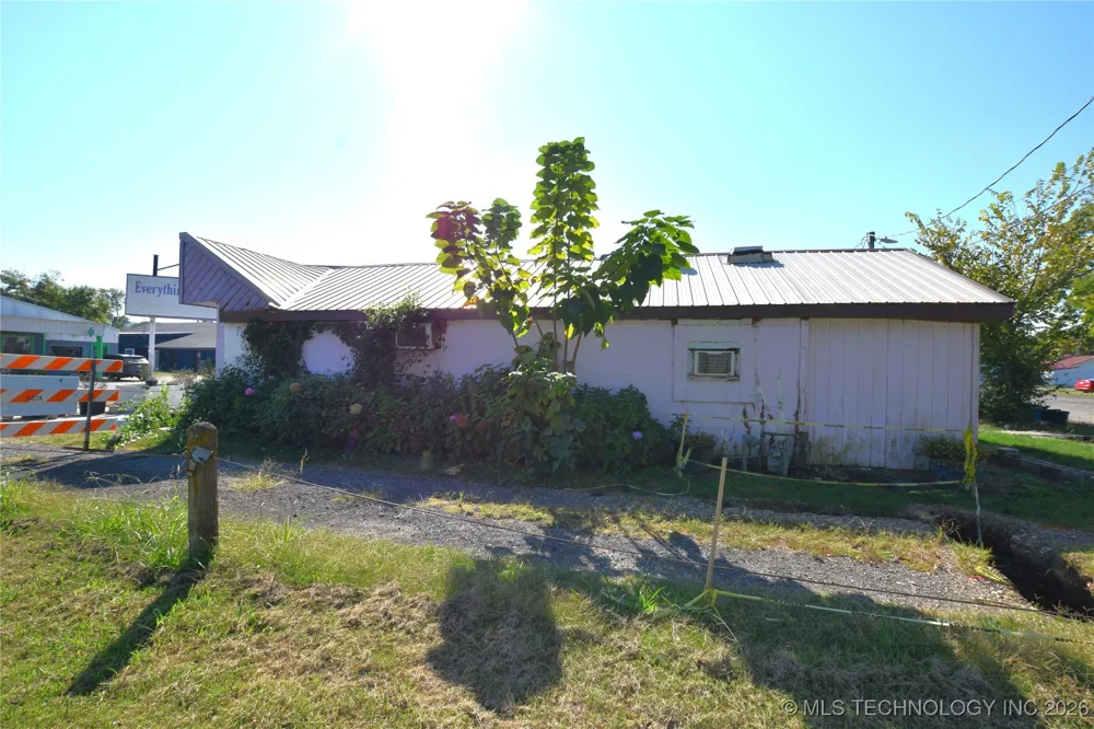 320 S 2nd Street Stilwell, OK 74960