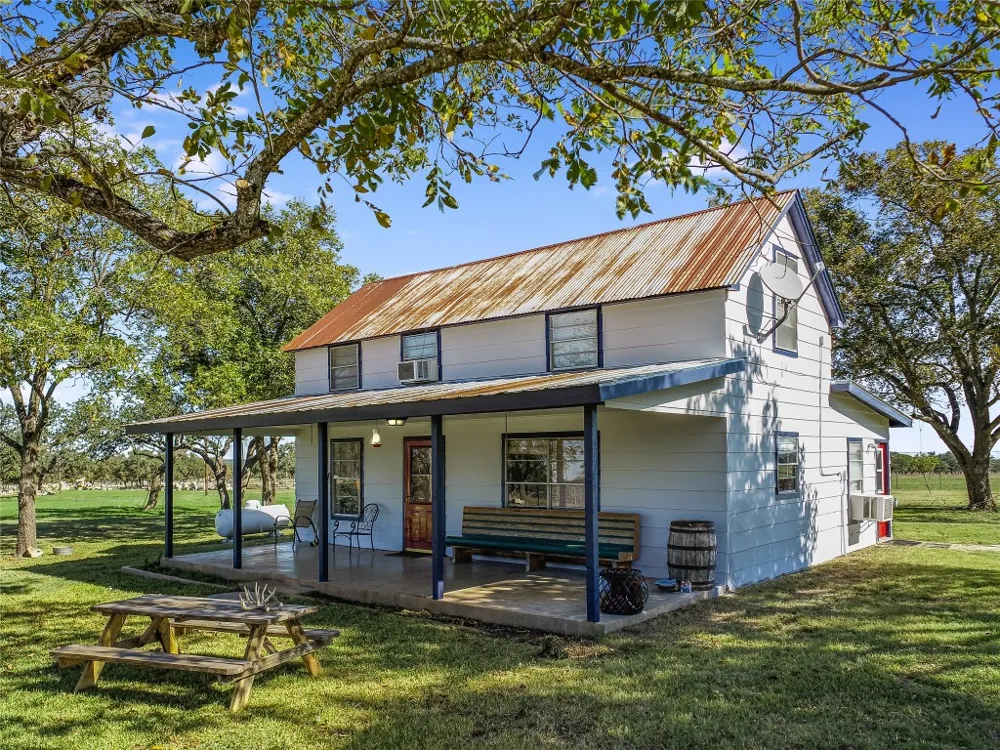 788 Clarence Jacoby Road Fredericksburg, TX 78624