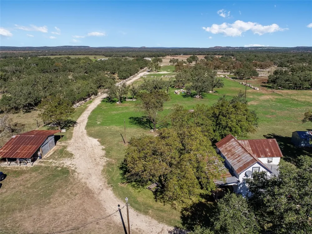 788 Clarence Jacoby Road Fredericksburg, TX 78624
