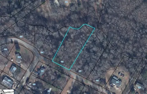 121 Woodland Circle
