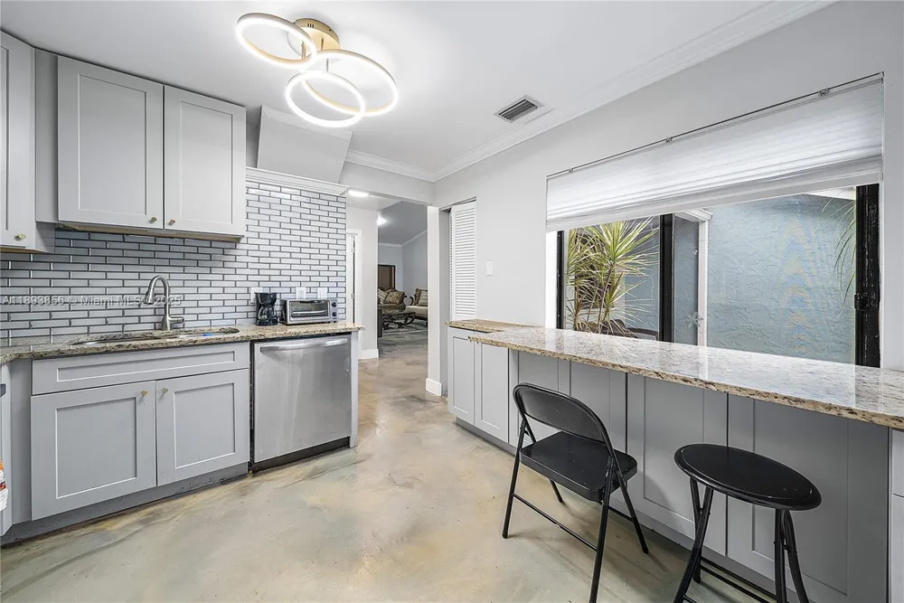 3875 Island club w Lantana, FL 33462