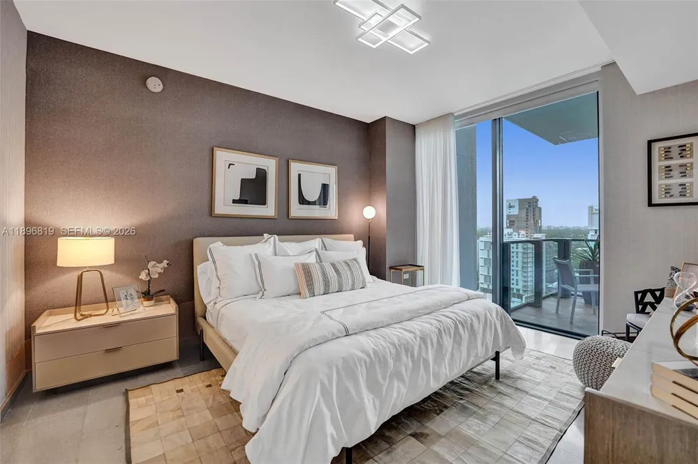 88 SW 7th St #1408 Miami, FL 33130