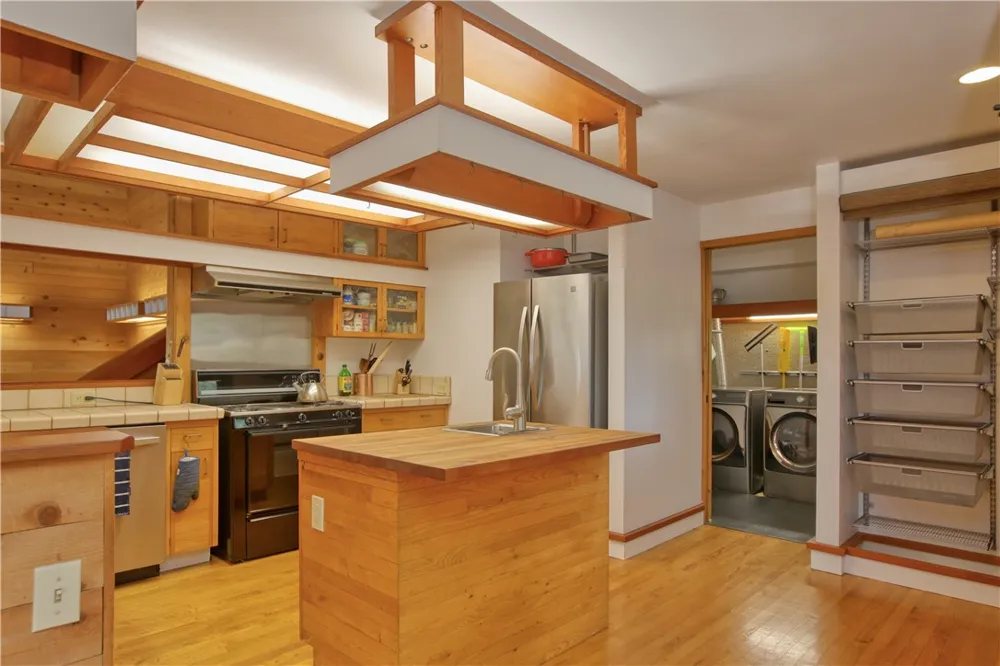 1021 Hillcrest Cambria, CA 93428