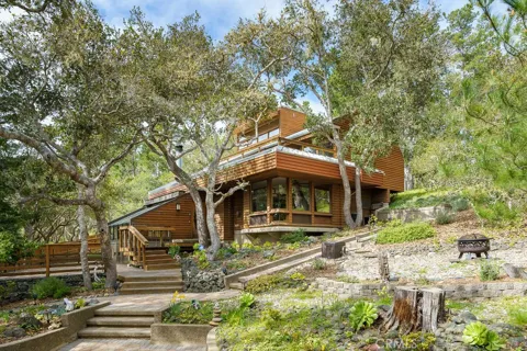 1021 Hillcrest