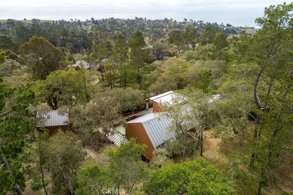 1021 Hillcrest Cambria, CA 93428