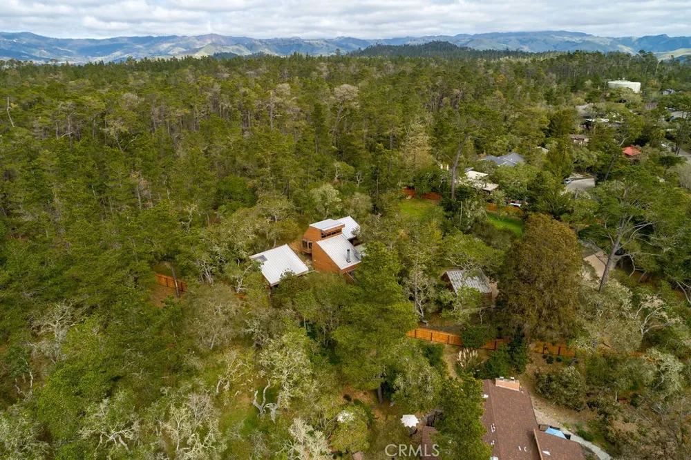 1021 Hillcrest Cambria, CA 93428