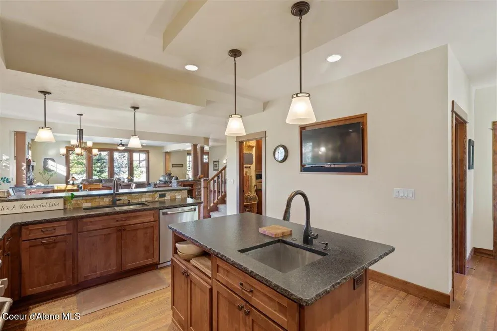 1538 E BRUIN LOOP Hayden, ID 83835