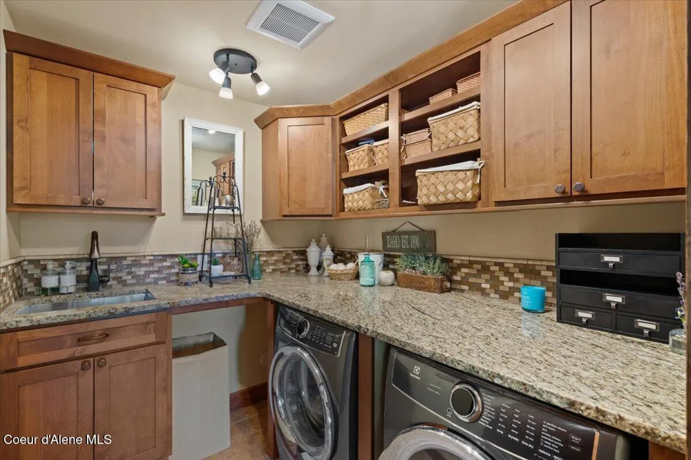 1538 E BRUIN LOOP Hayden, ID 83835