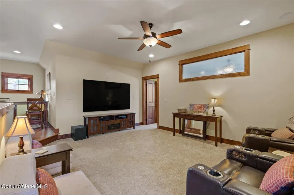 1538 E BRUIN LOOP Hayden, ID 83835