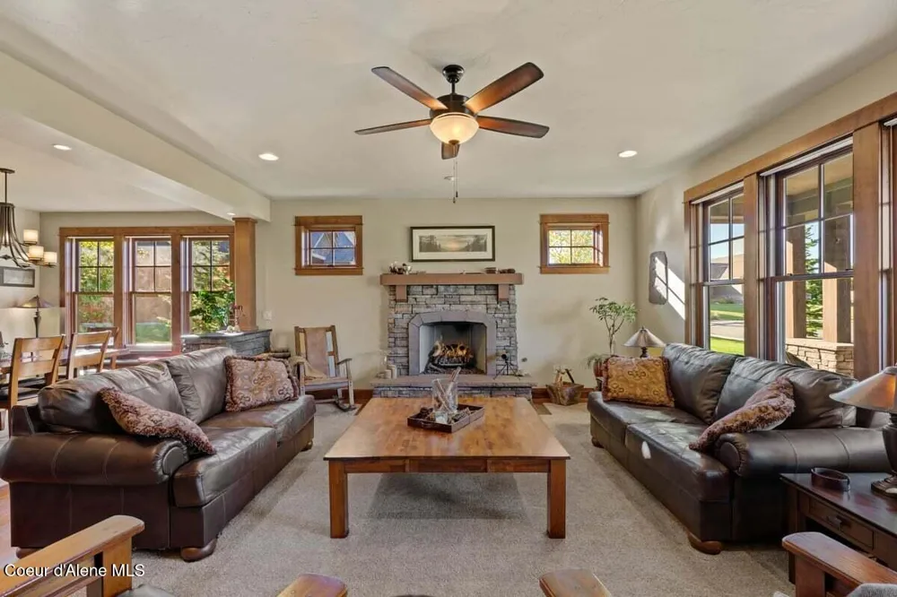 1538 E BRUIN LOOP Hayden, ID 83835