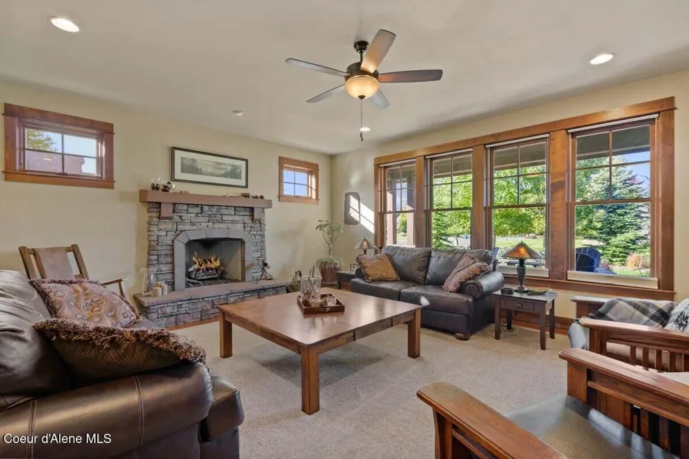 1538 E BRUIN LOOP Hayden, ID 83835