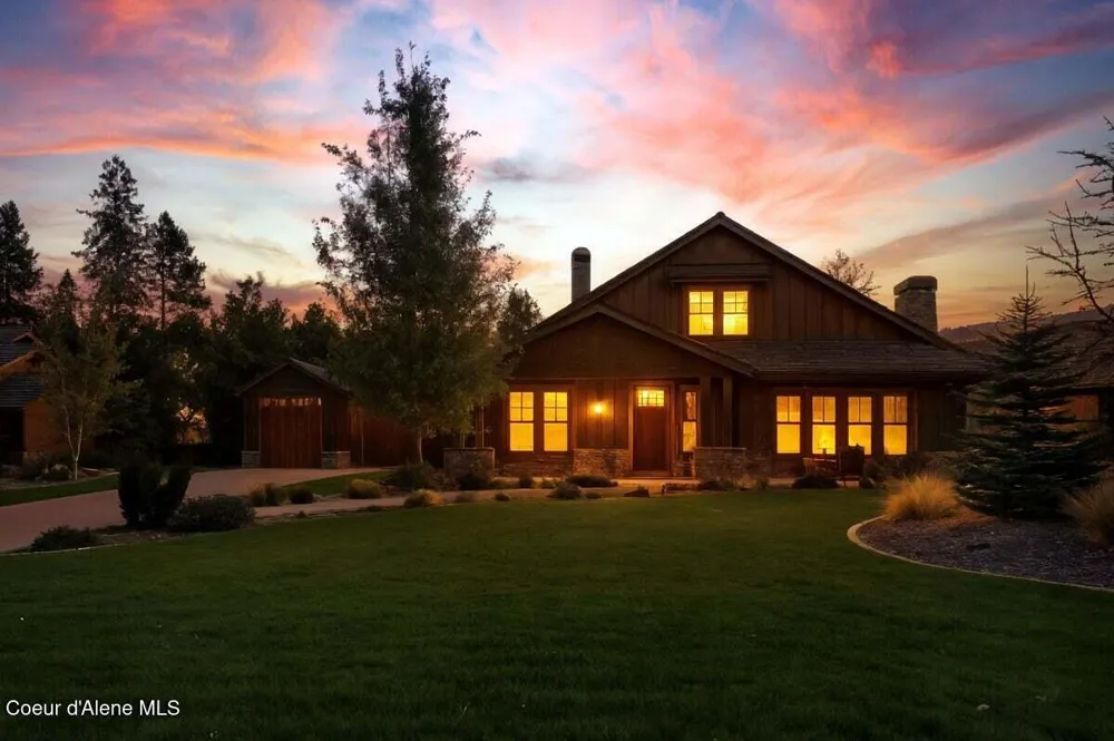 1538 E BRUIN LOOP Hayden, ID 83835