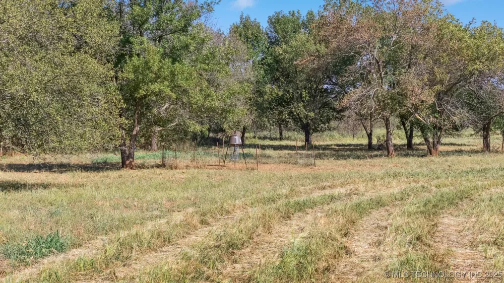 E 930 ROAD Chandler, OK 74834