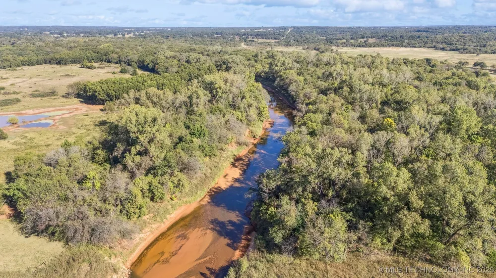 E 930 ROAD Chandler, OK 74834