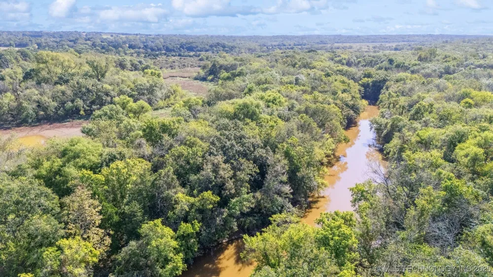 E 930 ROAD Chandler, OK 74834