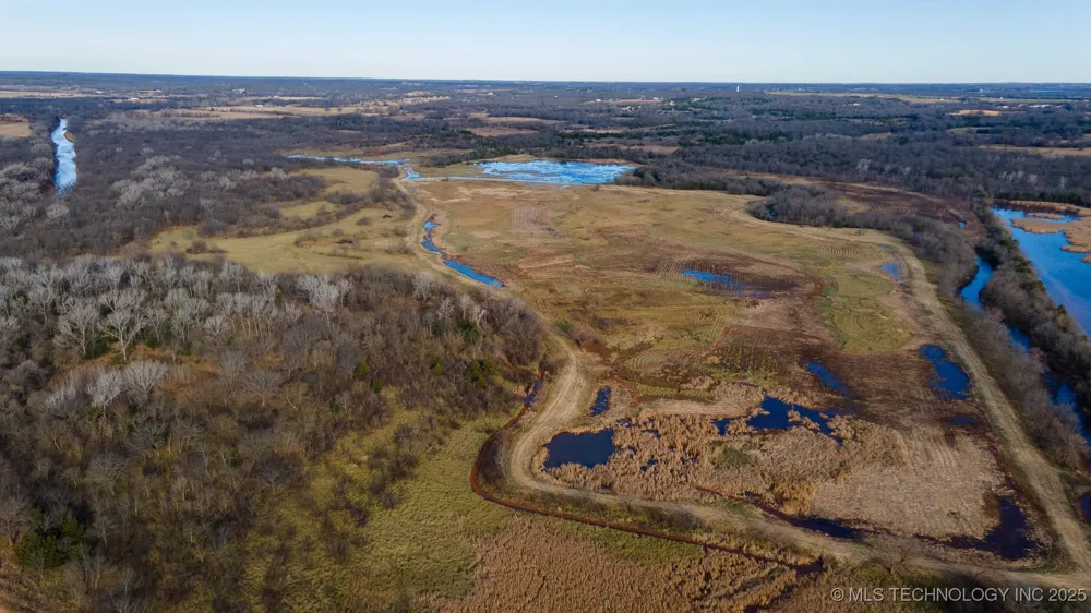 E 930 ROAD Chandler, OK 74834
