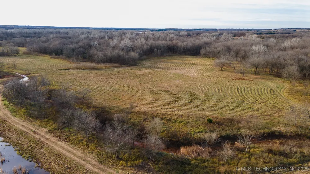E 930 ROAD Chandler, OK 74834