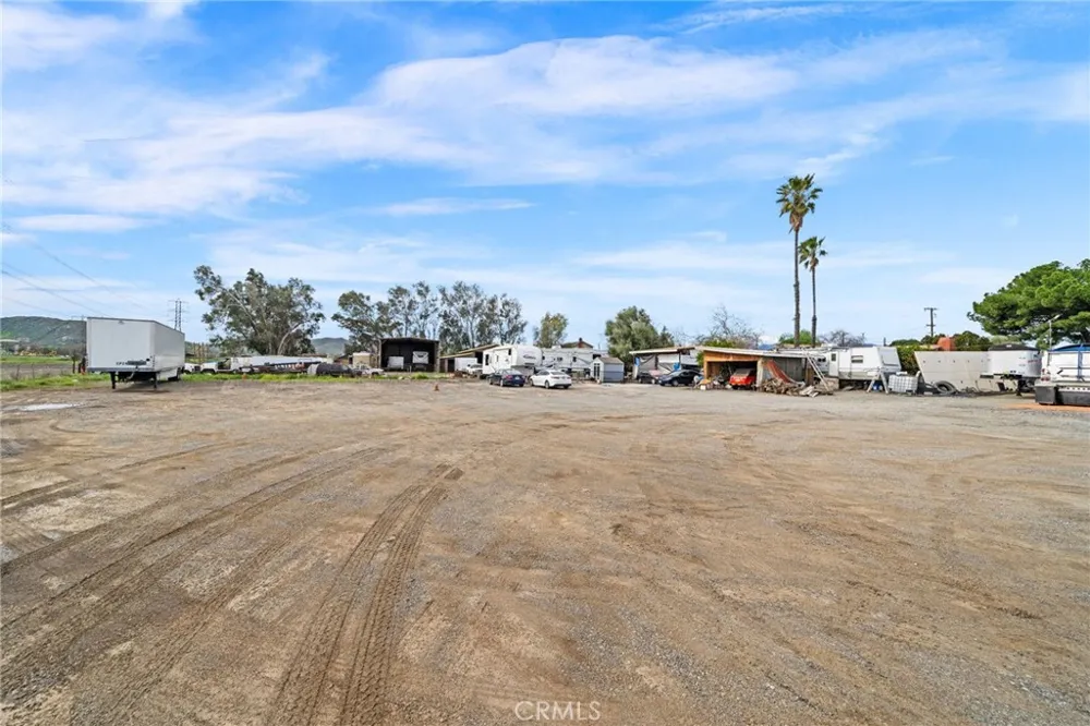 19597 Jurupa Avenue Bloomington, CA 92316