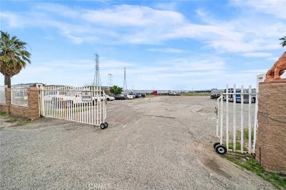 19597 Jurupa Avenue Bloomington, CA 92316