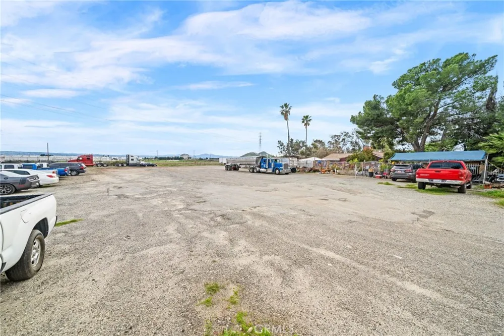 19597 Jurupa Avenue Bloomington, CA 92316