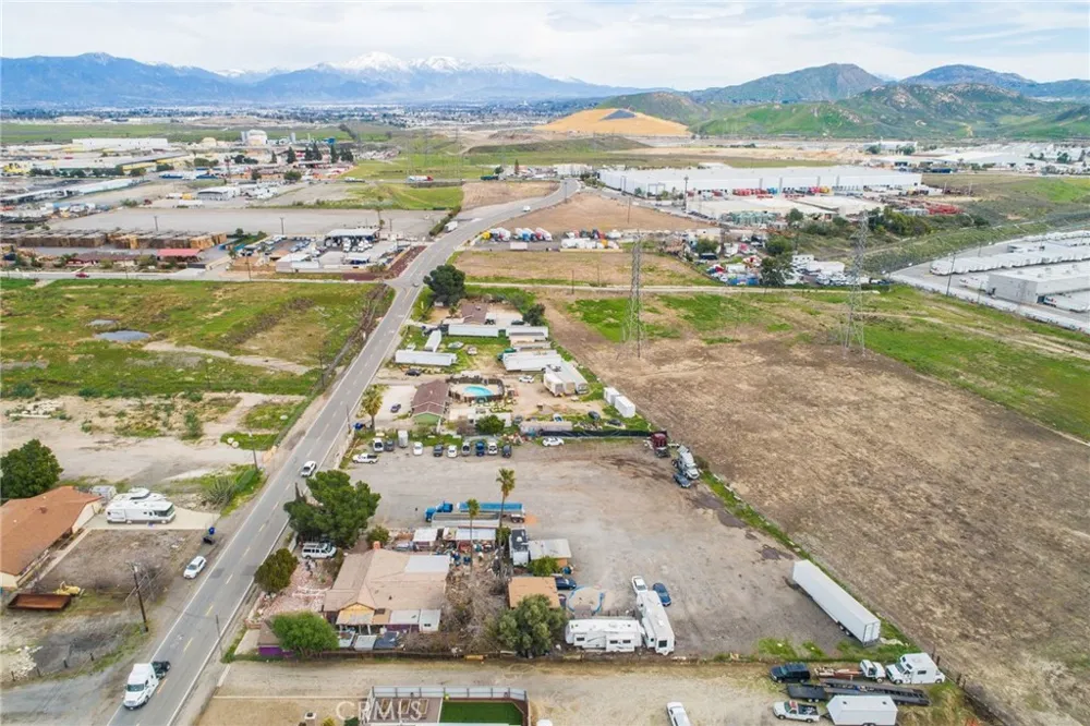 19597 Jurupa Avenue Bloomington, CA 92316