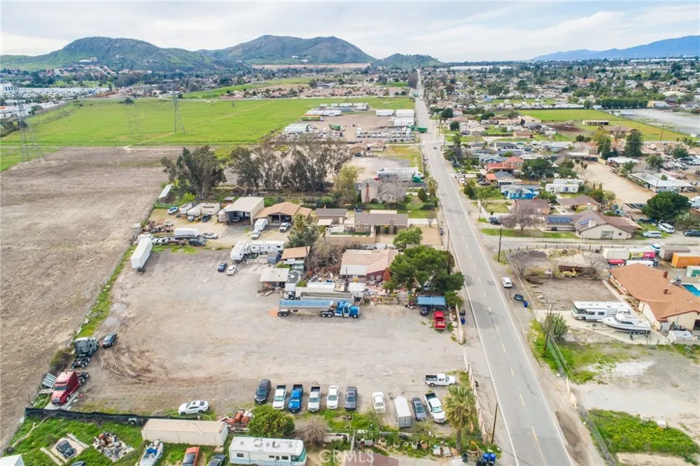 19597 Jurupa Avenue Bloomington, CA 92316
