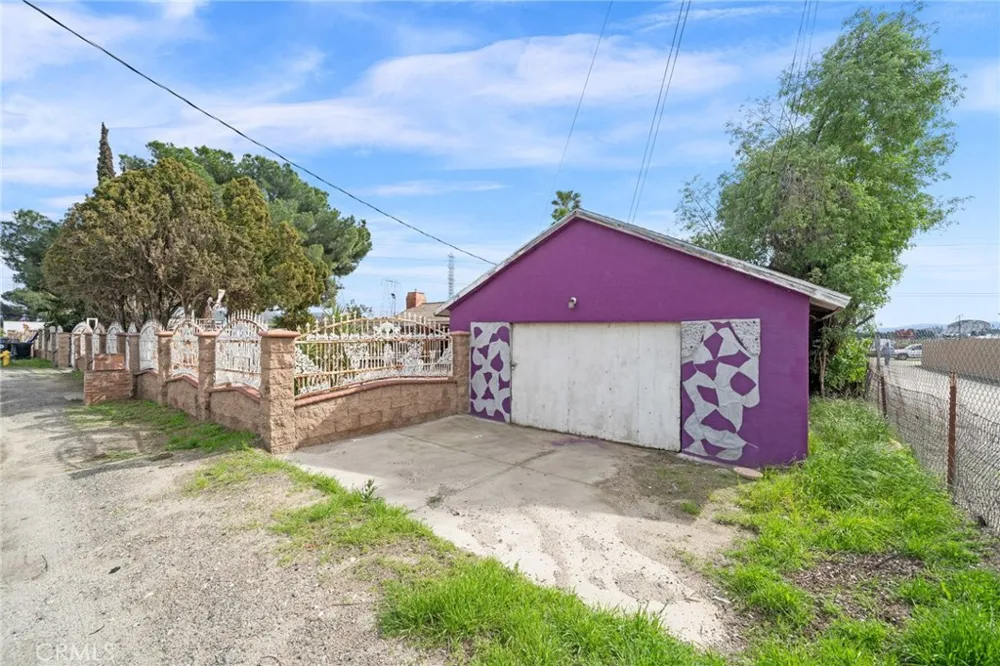 19597 Jurupa Avenue Bloomington, CA 92316